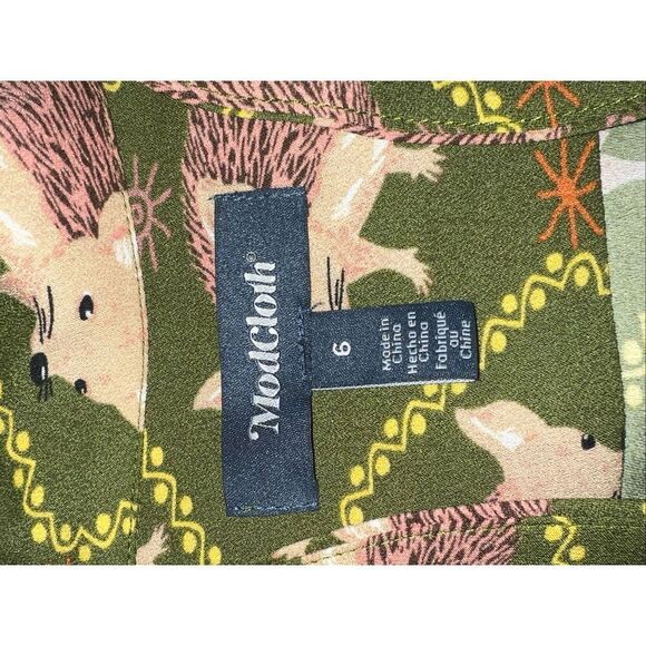 ModCloth 6 green hedgehog critter novelty button up dress fit flare vintage look - Picture 7 of 9